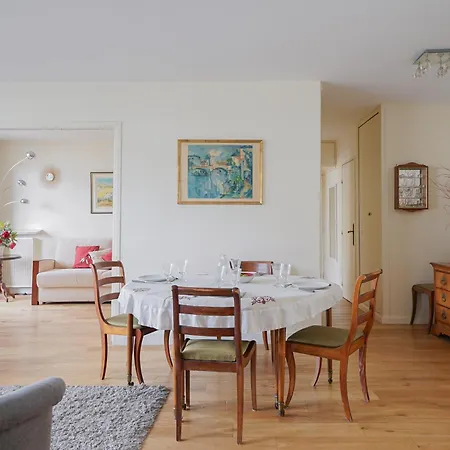 Апартаменты Parisian Elegance And Charm Париж