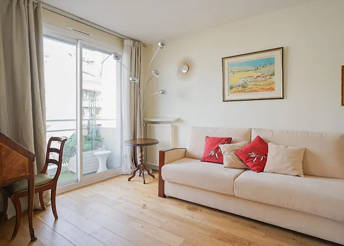 Appartement Parisian Elegance And Charm Parijs